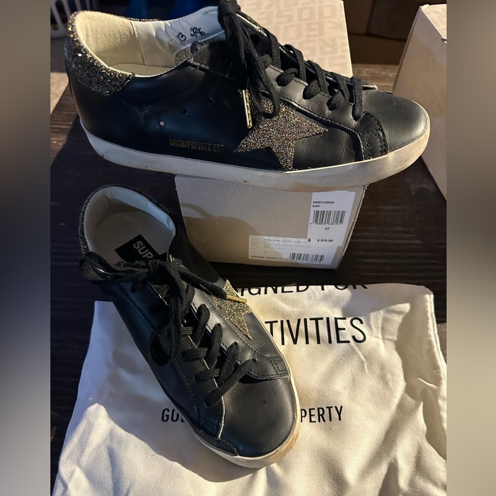 Like NEW Golden Goose Superstar sneaker black and Gold Glitter